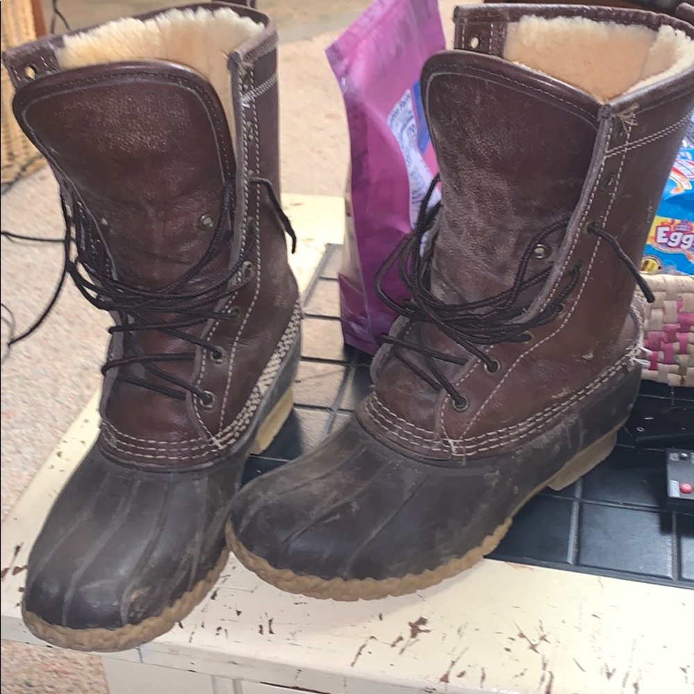 Women’s lace up boots
